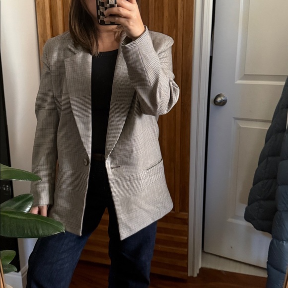 Vintage Gianni Sport 100% wool Herringbone Relaxed Oversized Blazer. Size 10 - Picture 4 of 12